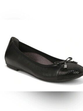 EUC Vionic "Minna" Black Ballet Flat Size 9